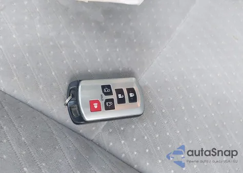 2019 Toyota Sienna Le 8 Passenger z USA, uszkodzony, nr VIN 5TDKZ3DC4KS967778